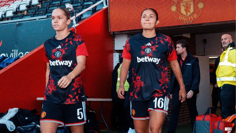 Rebeca Bernal previo al partido entre Manchester United y Sheffield United | X: @ManUtdWomen