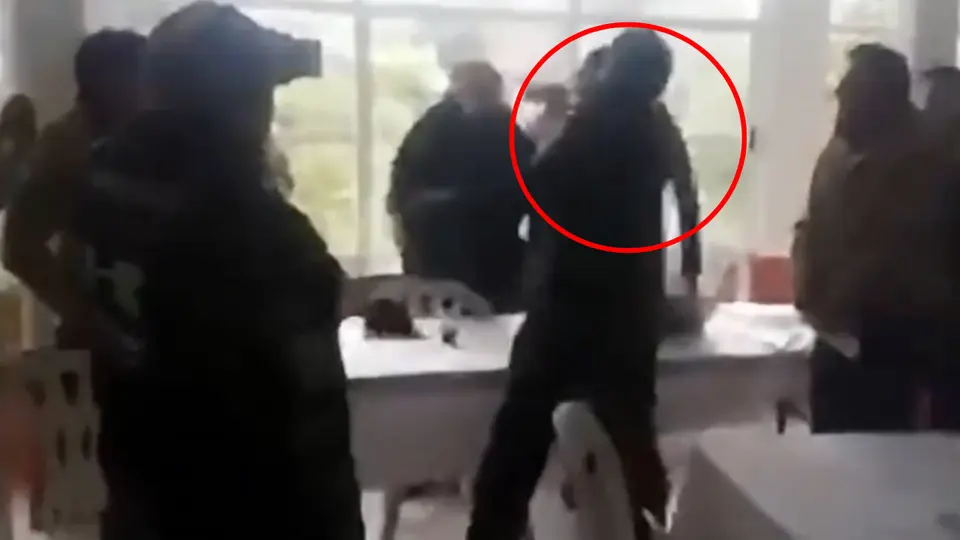 VIDEO: Diputado del Partido Verde cachetea a compañero durante reunión