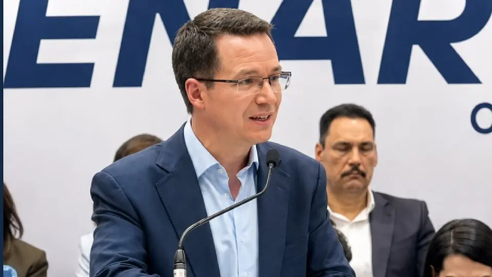 Ricardo Anaya alerta por "Ley Antimemes" que impondría cárcel por parodias