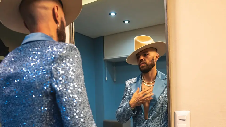 El músico confirmó la llegada de Jesse and the Supernovas, proyecto con el que continuará creando música / IG: @jesseboy