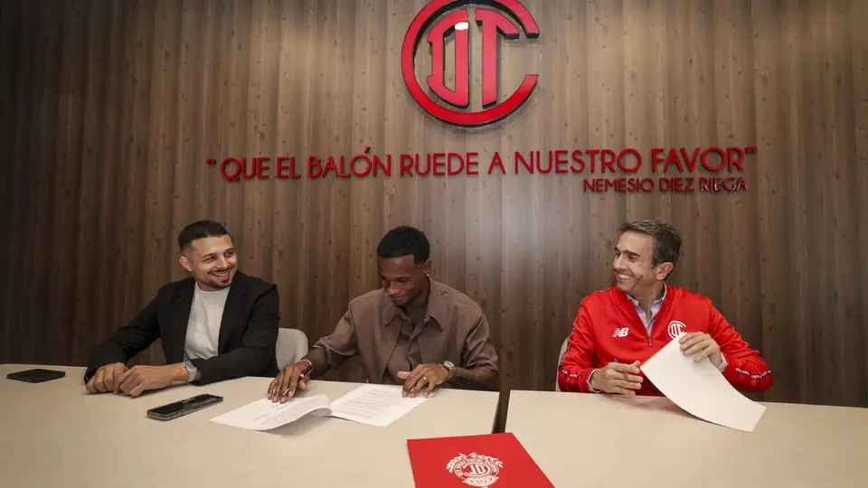 Toluca 'blinda' a Helinho hasta 2029