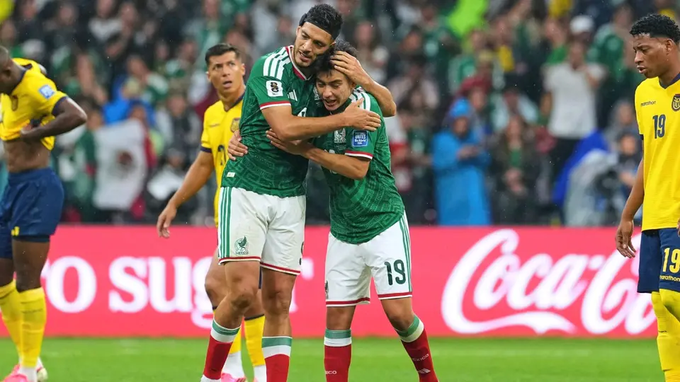 Raúl Jiménez y Gilberto Mora en la pasada Copa del Mundo 2026 con la Selección Mexicana | IMAGO 7