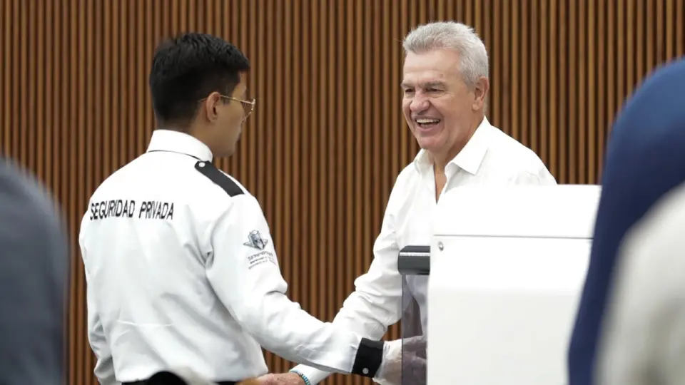 Javier Aguirre en el Aeropuesto Internacional de la Ciudad de México previo a su viaje a España | GINA SÁNCHEZ