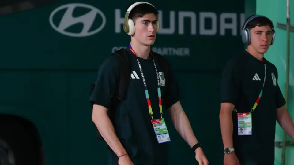 Armando González y Mateo Chávez llegando a un partido con la Selección Mexicana | MEXSPORT
