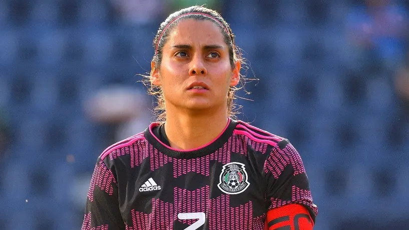 Kenti Robles: Le regaló una playera de México a Caroline Møller, su compañera en el Real Madrid