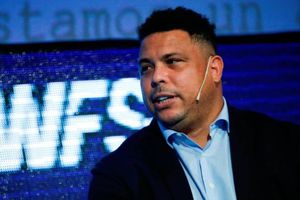 Ronaldo regaló un PlayStation 5 a jugadores del Valladolid