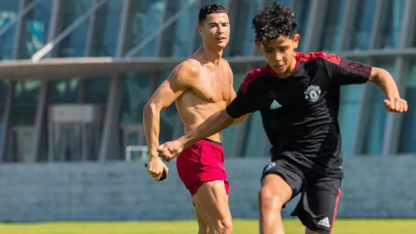 Video: Cristianito anotó gol y festejó como Cristiano Ronaldo