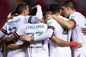 Niño de Costa Rica se emocionó al recibir como regalo playera del Tri