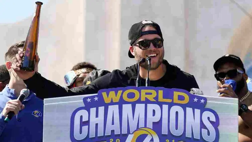 Tom Brady aconsejó a Stafford para que no se le subiera la bebida: ‘Mezcla con agua’