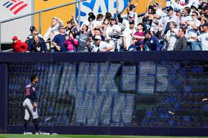 MLB: Aficionados de los Yankees agredieron a los peloteros de Guardians