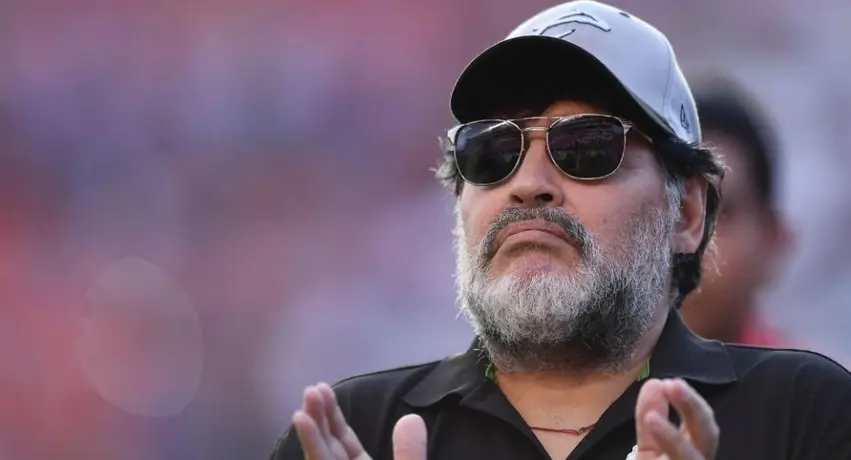 Diego Maradona: Accesorios del Pelusa, lo más vendido en subasta