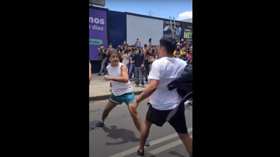 Profesor y alumno del ESIME Zacatenco protagonizaron pelea afuera de la institución