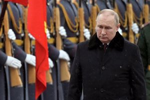 Rusia comenzó a evacuar su embajada en Ucrania
