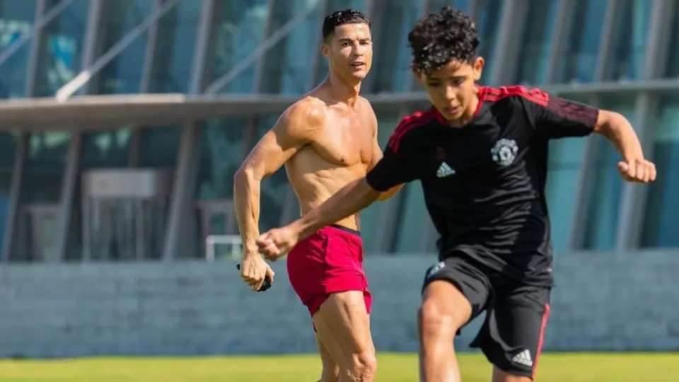 Video: Hijo de Cristiano Ronaldo lo imitó con un golazo