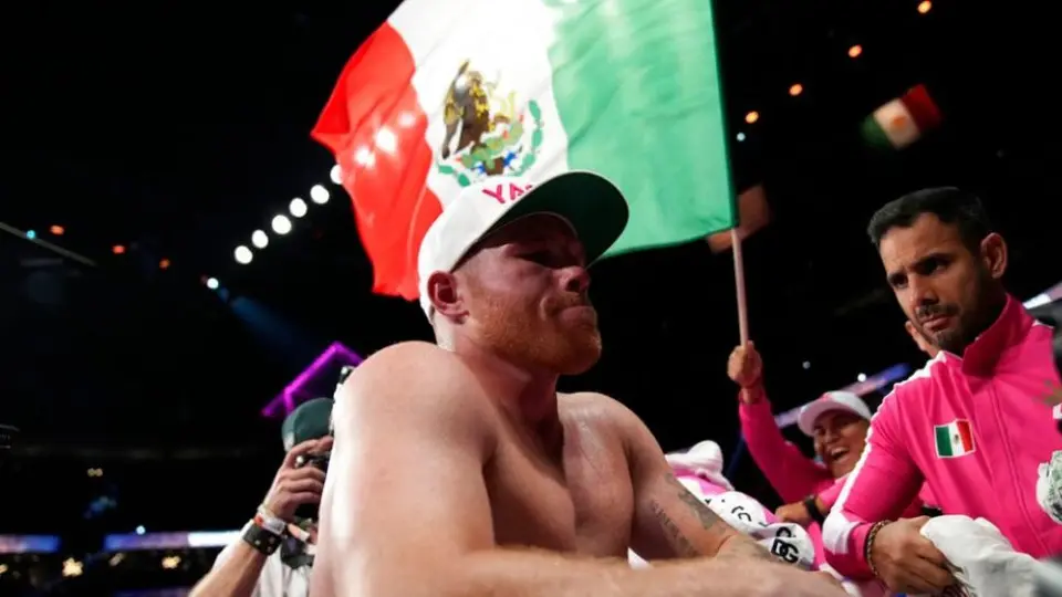 Chicharito defendió al Canelo tras caer ante Bivol: 'Una derrota no define lo chin... que eres'