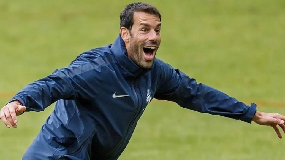 Erick Gutiérrez: Ruud Van Nistelrooy, primera opción para dirigir al PSV