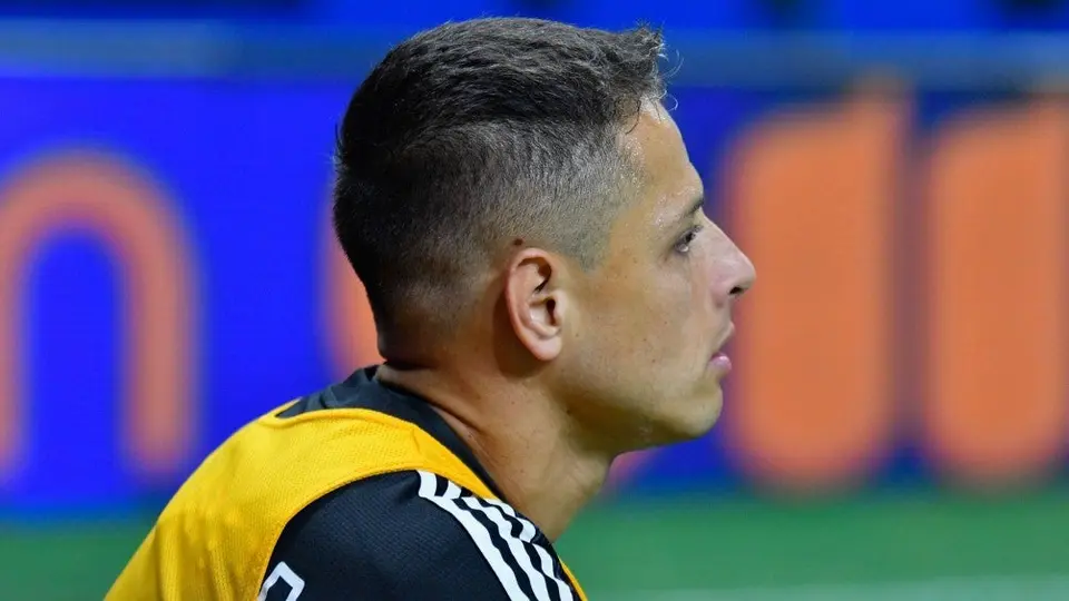 Chicharito podría volver si se disculpa con el Tata y el grupo, reveló el Perro Bermúdez