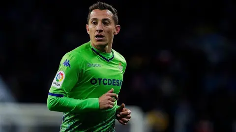 Andrés Guardado: 'Renovar con el Betis es una inyección de energía'
