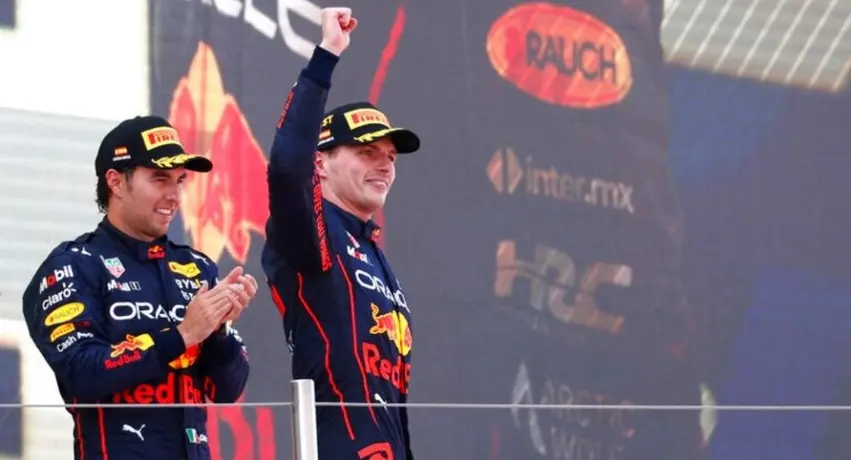 Checo lanzó mensaje tras ceder el primer lugar: 'Estoy feliz por el equipo, pero tendremos que hablar'
