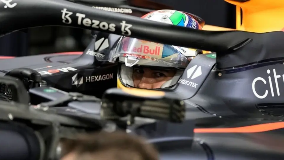 Horner se disculpó con Checo Pérez tras error de Red Bull: 'Lo siento mucho, fue mala suerte'