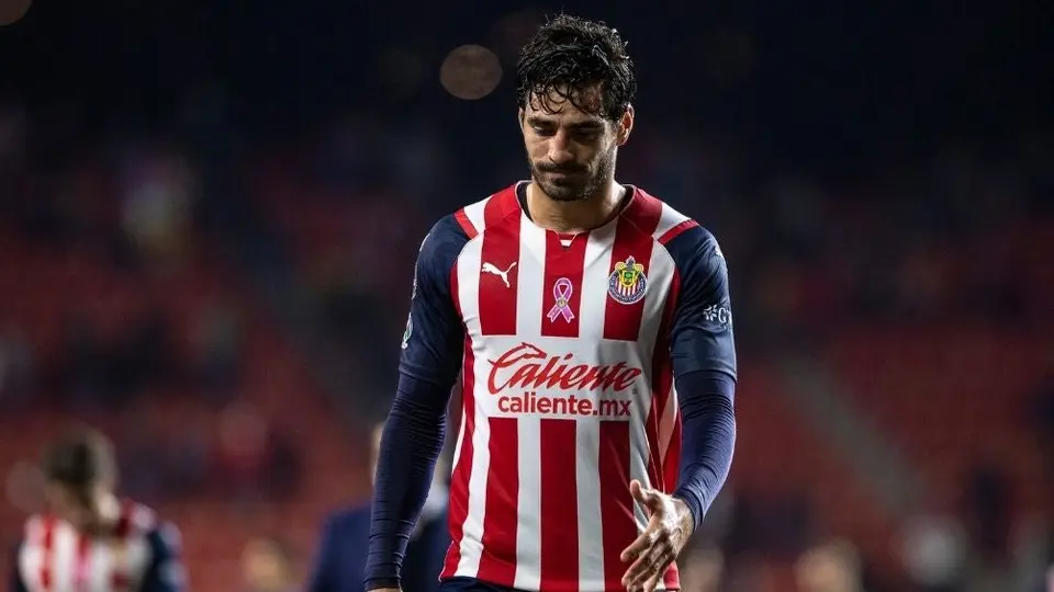 Chivas: Pollo Briseño dio positivo a Covid-19