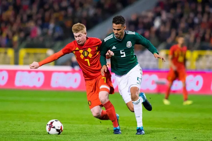 Kevin De Bruyne y Diego Reyes en el juego entre México y Bélgica en 2017 l MEXSPORT