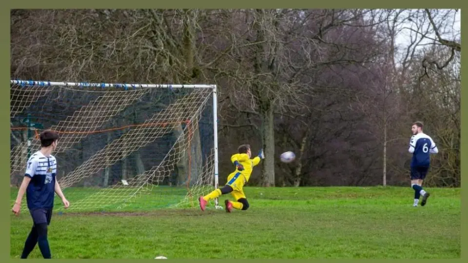 Video: Portero de liga inglesa amateur se viralizó tras sorprendente gol de chilena