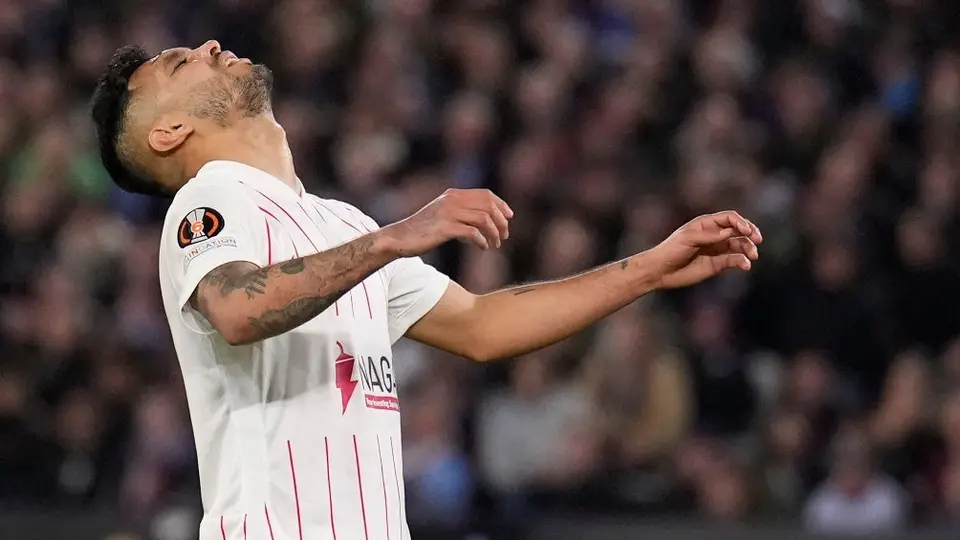 Tecatito Corona: Sevilla fue eliminado de la Europa League ante el West Ham