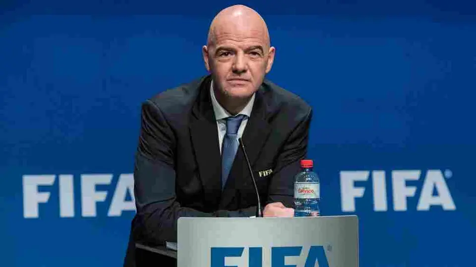 Infantino: Desmintió la muerte de 6 mil 500 trabajadores en obras de estadios
