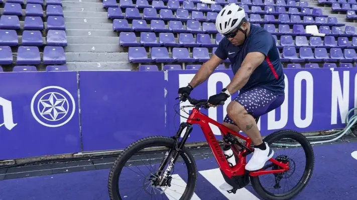 Ronaldo cumplió promesa en bicicleta tras ascenso del Valladolid