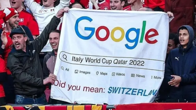 Italia: Afición de Suiza se burló de la Azzurri con pancarta estilo Google