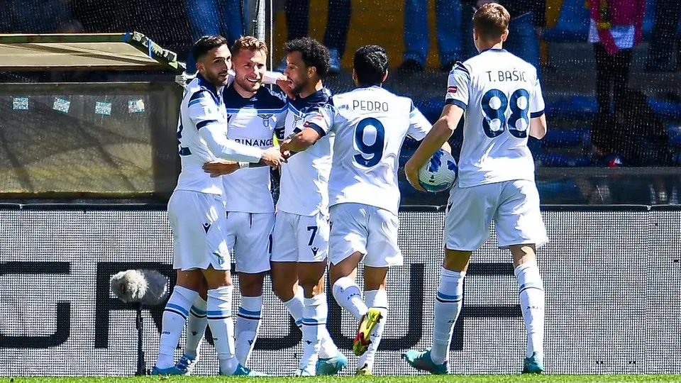 Johan Vásquez: Genoa 'arde' en zona de descenso tras ser goleados por Lazio