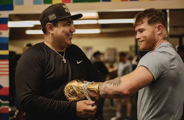 Canelo Álvarez y Eddy Reynoso, reconocidos como peleador y entrenador del año por la BWAA