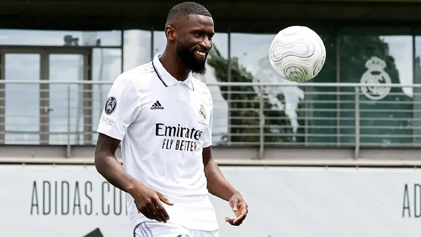 Antonio Rüdiger durante su presentación | TWITTER @REALMADRID