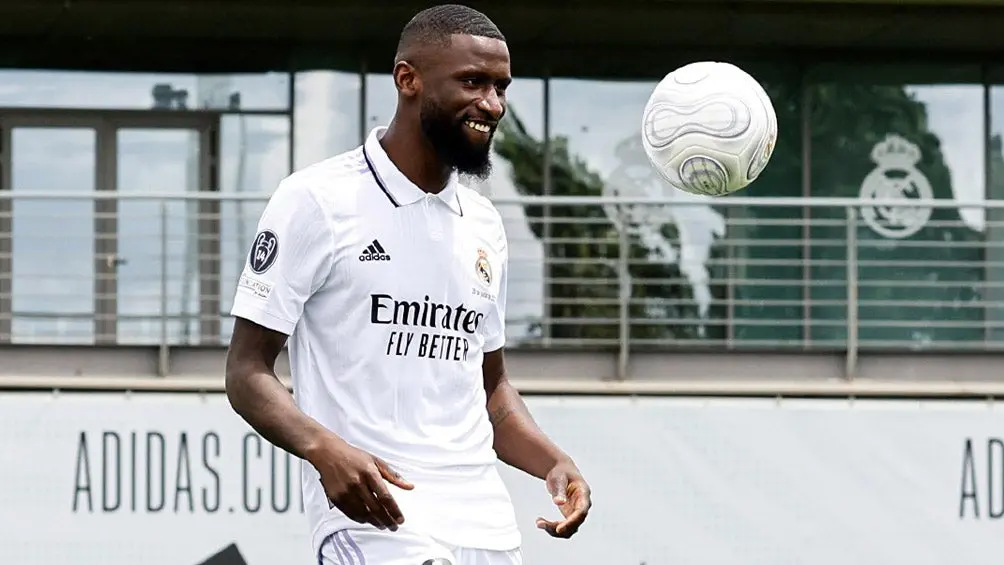 Antonio Rüdiger durante su presentación | TWITTER @REALMADRID