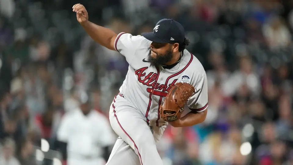 Jesús Cruz: Mexicano retiró última entrada en el triunfo de Braves sobre Athletics