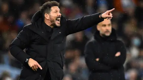 Simeone elogió al Vasco Aguirre: 'Es un DT con una grandísima experiencia en el futbol mundial'