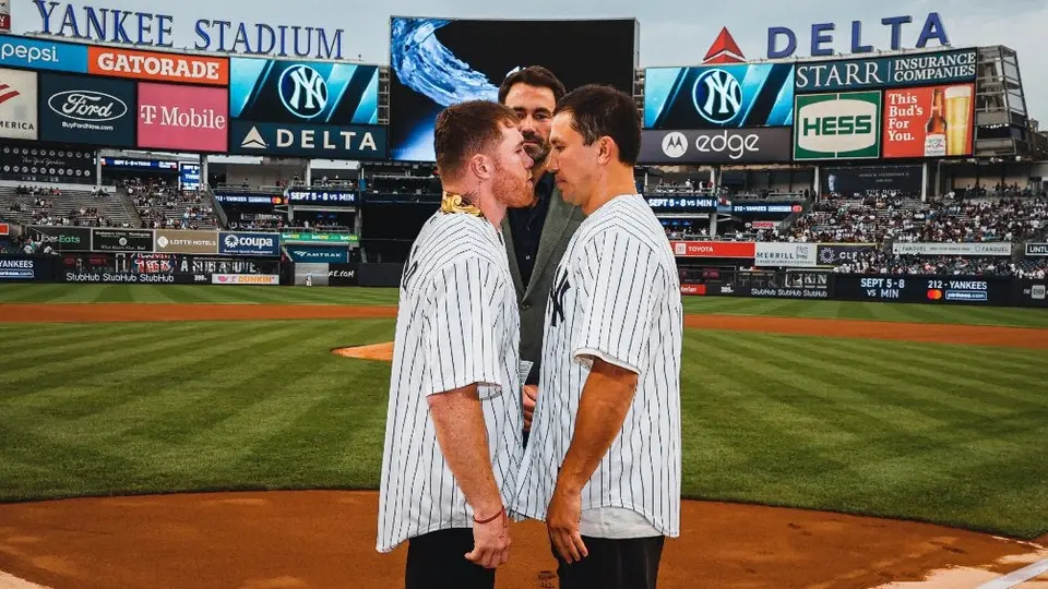 Canelo Álvarez y Gennady Golovkin lanzaron primera bola en juego de Yankees