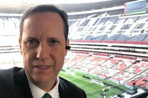 Paco Villa ironizó en redes tras disculparse con Baños y el América