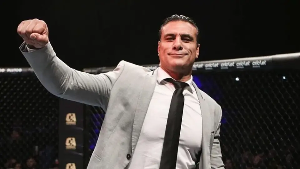 Alberto del Río: Solicita ayuda para la madre de sus hijos que se encuentra grave en hospital