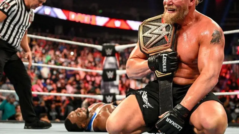WWE: Brock Lesnar ganó el Elimination Chamber y es el nuevo campeón