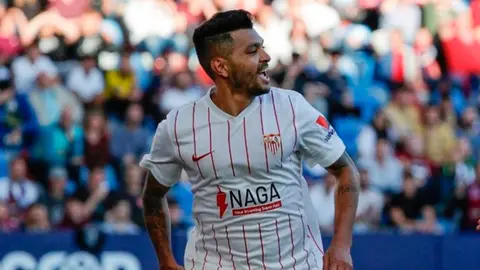 Tecatito Corona: 'Sevilla, ansioso por llegar al objetivo de puestos de Champions'