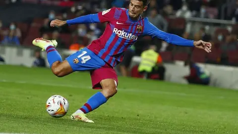 Philippe Coutinho: Arribó a Inglaterra para reportar con Aston Villa