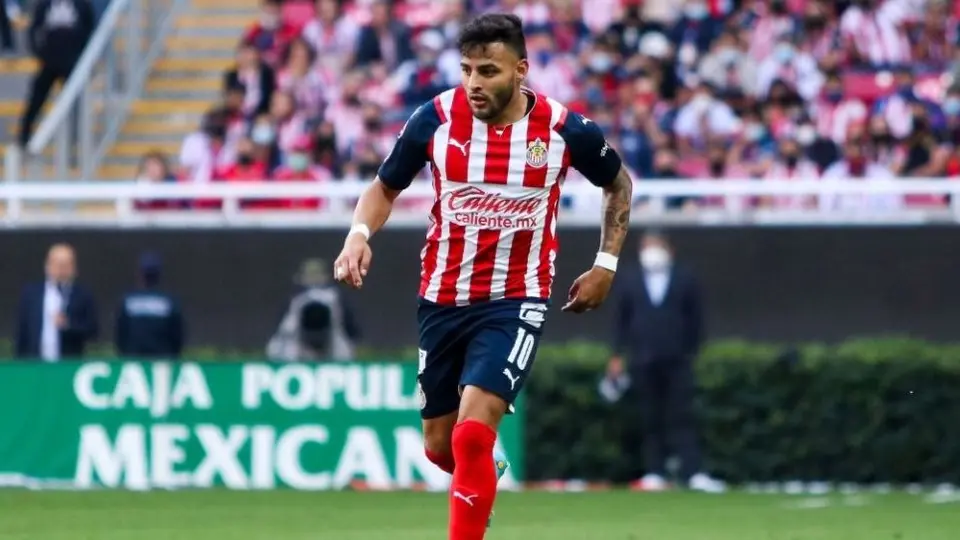 ¿Qué pierde Chivas con la ausencia de Alexis Vega para los próximos juegos?