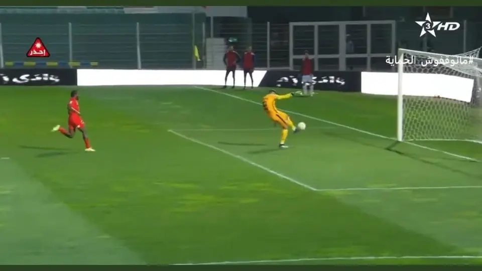 Video: Portero en Marruecos cometió polémico y 'ridículo' autogol
