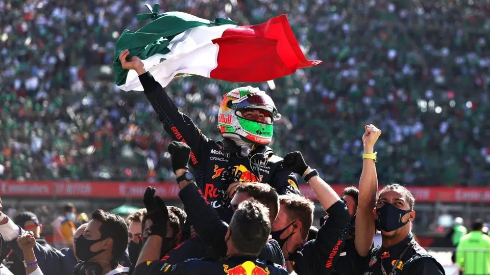 Checo Pérez, con las puertas abiertas en el ABB FIA Fórmula E World Championship