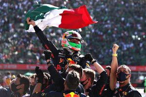 Checo Pérez, con las puertas abiertas en el ABB FIA Fórmula E World Championship