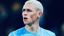 Phil Foden, obligado a dejar club de playa en Grecia por conflicto con su novia