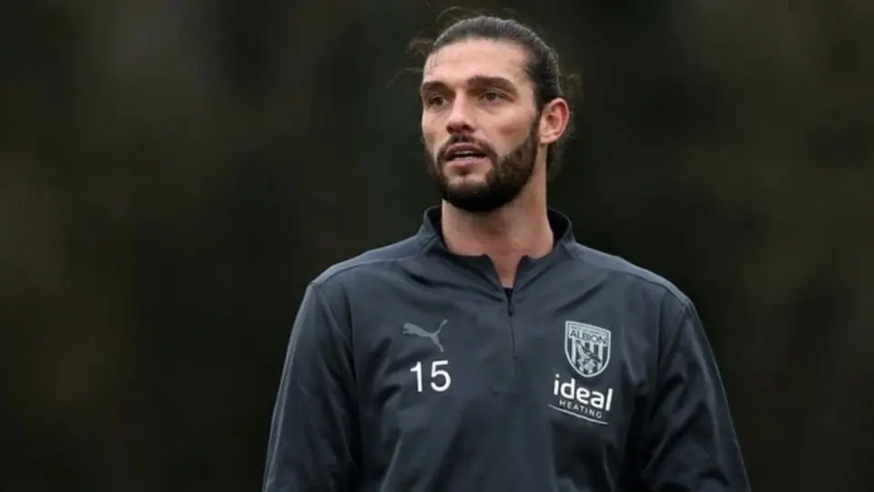 Joven defendió a Andy Carroll tras ser acusado de infidelidad a días de su boda
