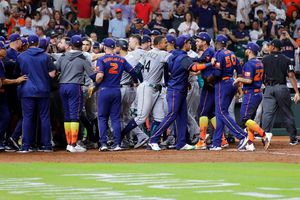 MLB: Jugadores de Astros y Marineros serán castigados por trifulca en Houston